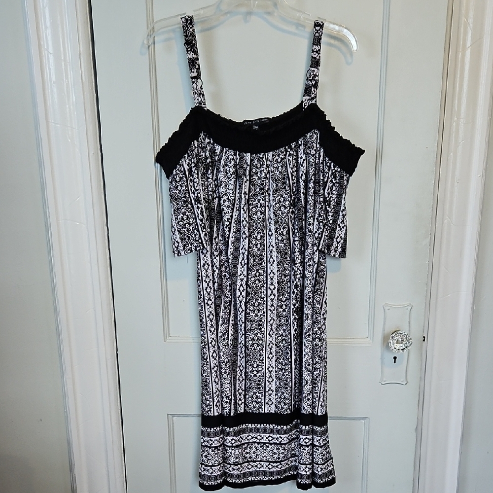 Black and White Off-the-Shoulder Dress-2X